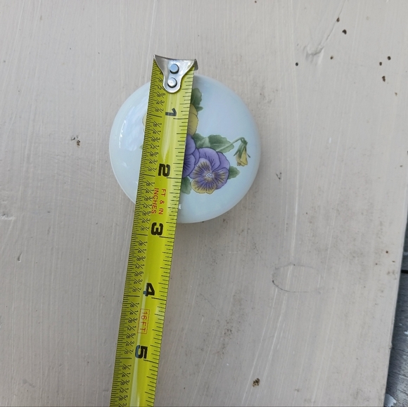 Vtg Lillian Vernon Porcelain Collector’s Box White Pansies Cottagecore Trinket - Picture 8 of 9